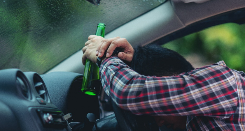 Пьяный водитель во Владимире протаранил чужую машину и лишился своего авто