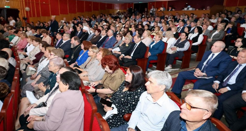 Во Владимире прошёл региональный педсовет с участием двух тысяч учителей