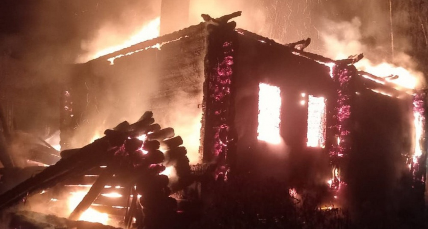 Пожилая женщина погибла при пожаре в Александровском районе