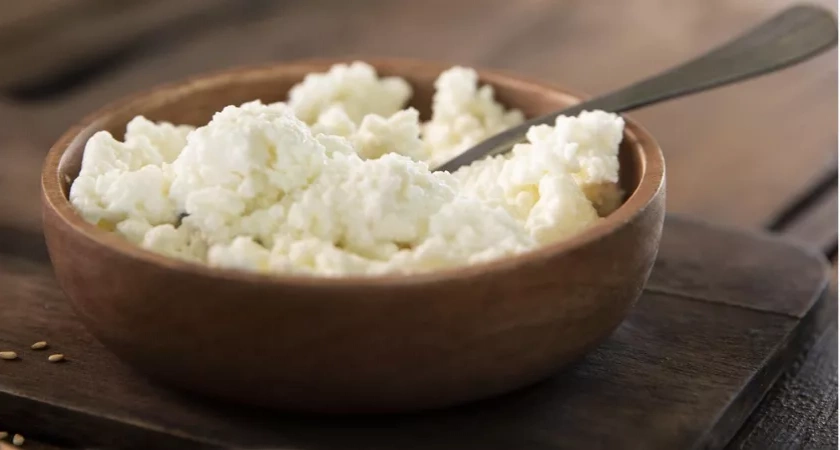 Творог с "мясным клеем" и кишечной палочкой: Роскачество назвало популярные бренды с опасными нарушениями