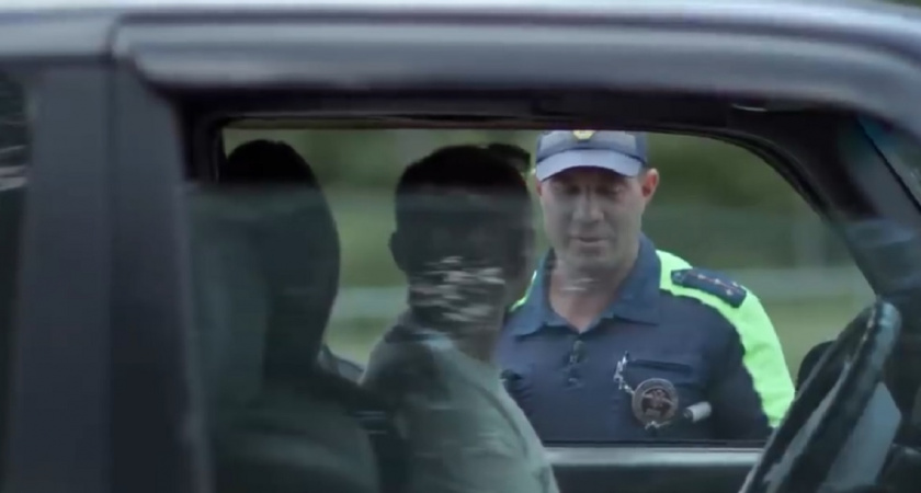 Законный отказ: когда инспектор ДПС не может заставлять вас сесть в патрульную машину - ответ автоюриста