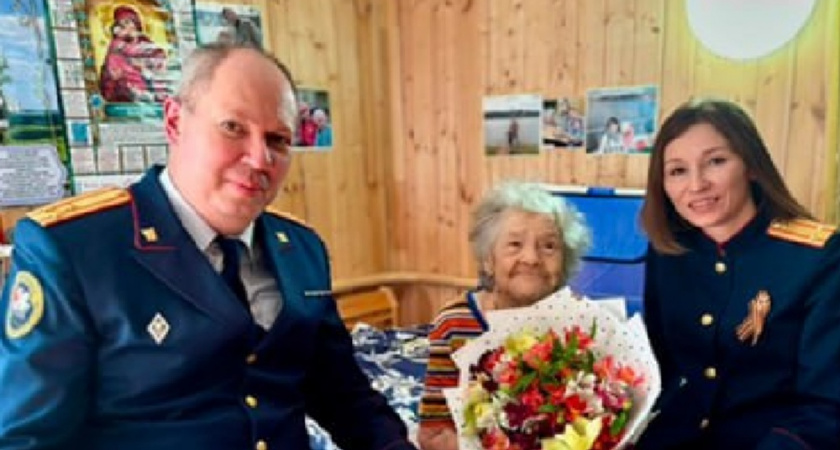 Вязниковского ветерана ВОВ Зою Кислякову поздравили с Днём военного медика