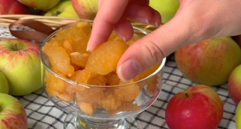 Как обмануть организм и есть сладкое без вреда для фигуры? Фитнес-тренер назвал полезную сладость