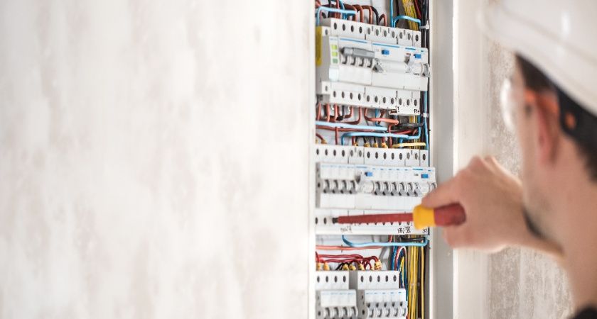 В шести деревнях Александровского района отключат электричество