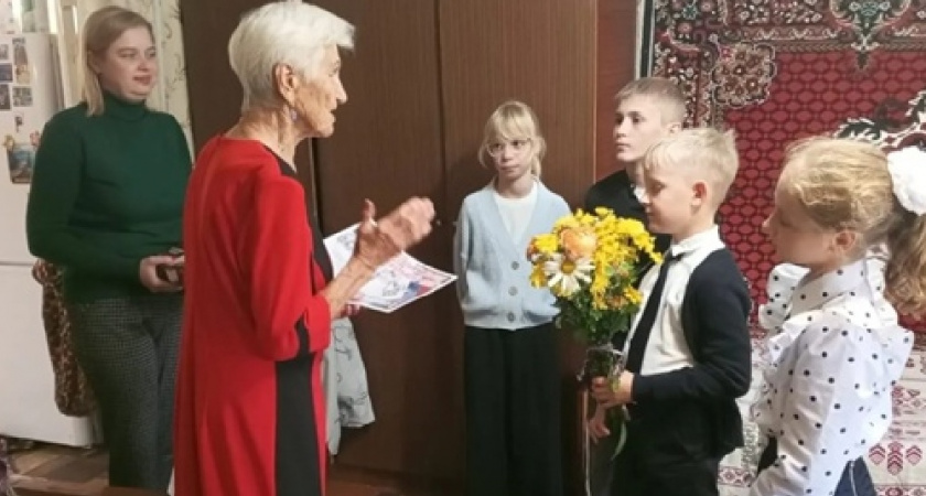 Суздальские школьники навестили ветеранов педагогического труда