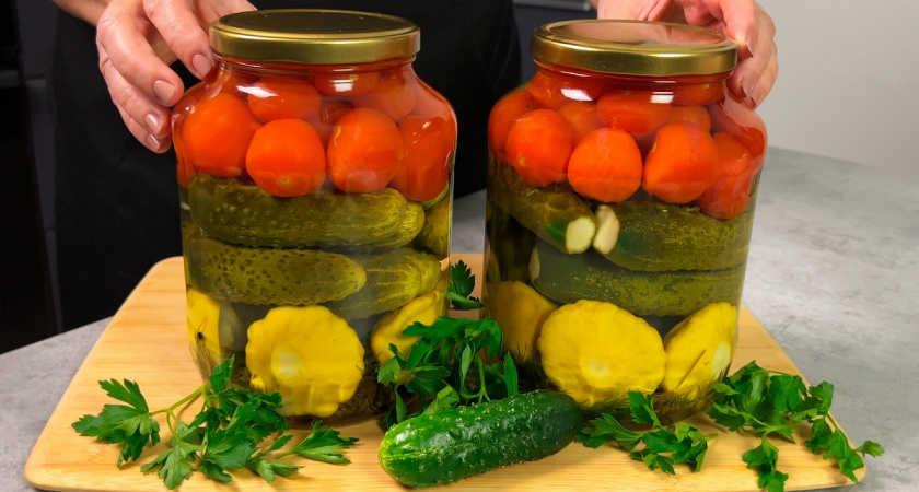 Уже много лет закрываю только так: мой проверенный рецепт вкуснейшего овощного ассорти на зиму