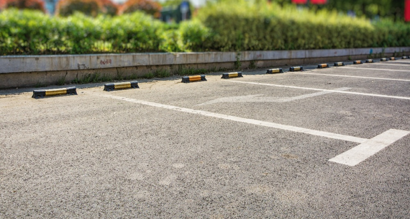 Парковку у больницы скорой помощи во Владимире благоустроят за 9,6 млн рублей