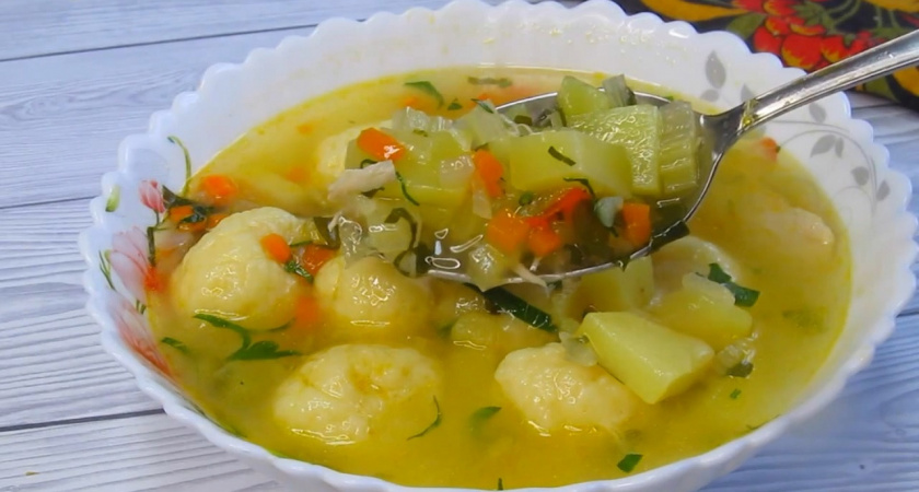 Рецепт потрясающего супа с сырными шариками: готовьте сразу большую порцию - будут просить добавки