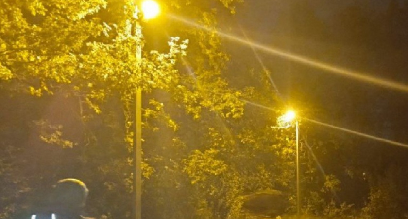 В парке «Дружба» починили уличные фонари