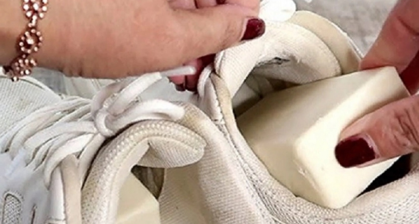 После прогулки всегда кладите мыло в обувь: простой и полезный "дедовский" трюк - зачем это нужно?