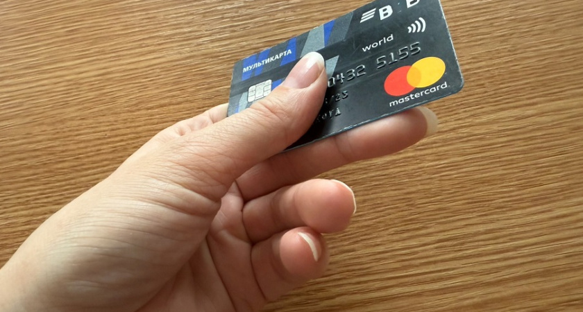 В Александрове мужчина потратил 74 тысячи с найденной банковской карты