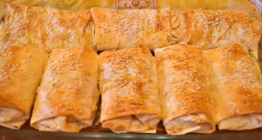 Рецепт рулетиков из лаваша, который вмиг соберет всю семью за столом - всего 20 минут, и готово