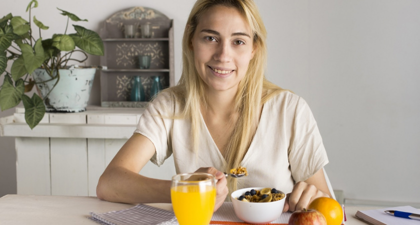 Что следует есть по утрам вместо привычных каш: ученые раскрыли секреты идеального завтрака