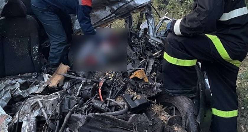 Во Владимирской области два человека погибли в лобовом ДТП с КамАЗом