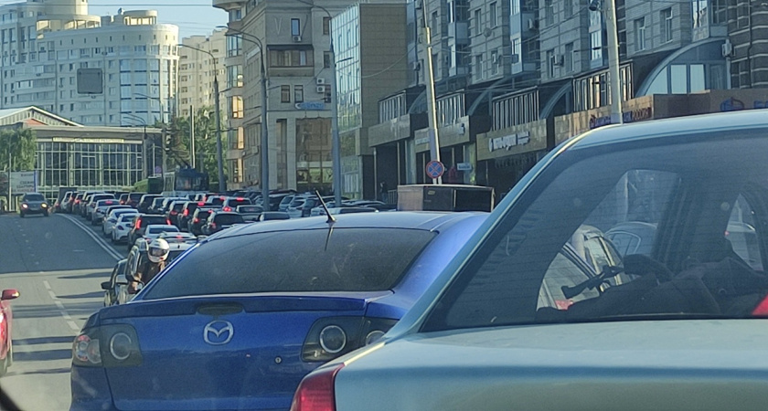 Скрытая ловушка для водителей: как пробка на дороге может привести к штрафу от ДПС