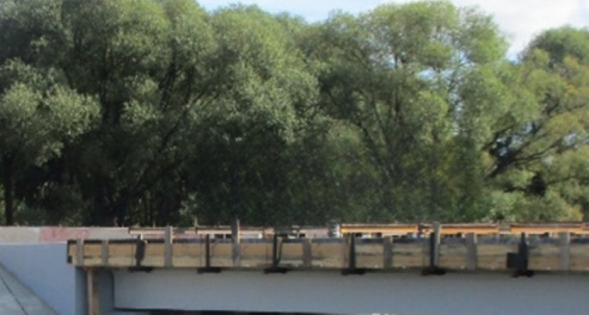 На трассе "Владимир-Иваново" ремонтируют 40-летний мост через реку