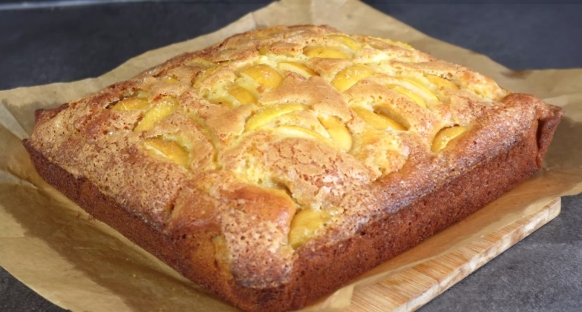 Пеку уже третий раз за неделю: бесподобный рецепт шарлотки "12 ложек" - проще не бывает