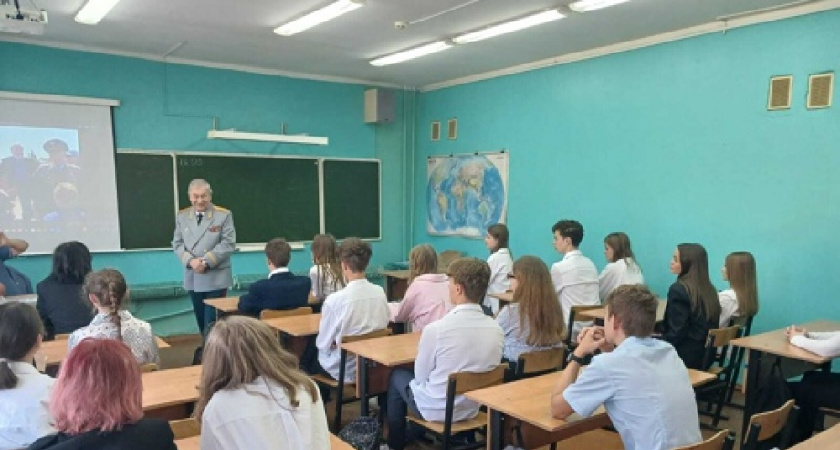 Прокуроры Судогодского района встретились со школьниками 