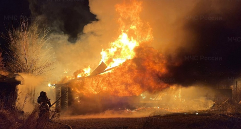 Муромская многодетная семья едва не сгорела в собственном доме