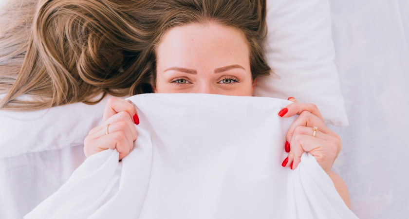 Наволочка, которая пахнет альпийским лугом: 5 простых лайфхаков для идеальной свежести белья надолго