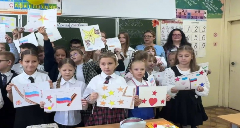 Владимирские школьники подготовили открытки для бойцов