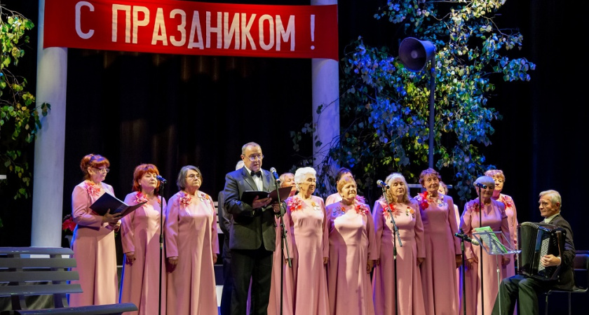 Новый сезон в Дзержинском ГДК начался с танцев под ретро-хиты