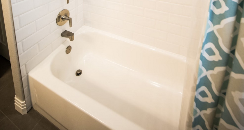 Секрет сияющей ванны без царапин и пятен: возвращаем первозданный блеск с помощью копеечного средства