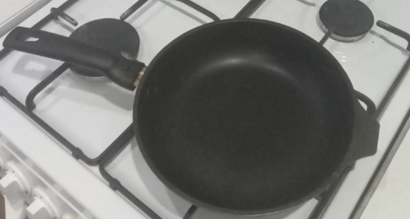 Ваша кухня таит угрозу? Названа посуда, которая портит вашу еду и здоровье - выбросьте ее поскорее