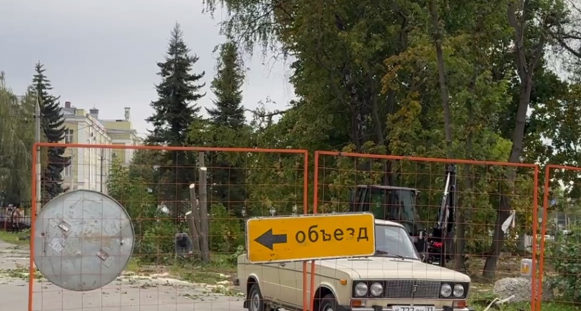 Во Владимире строят парковку на 30 мест у больницы "Красный крест"