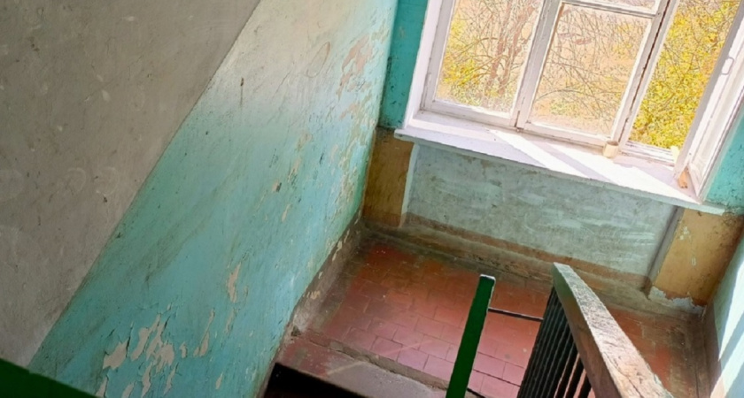 Перекур в подъезде может влететь россиянам в копеечку: в Госдуме готовят новые штрафы