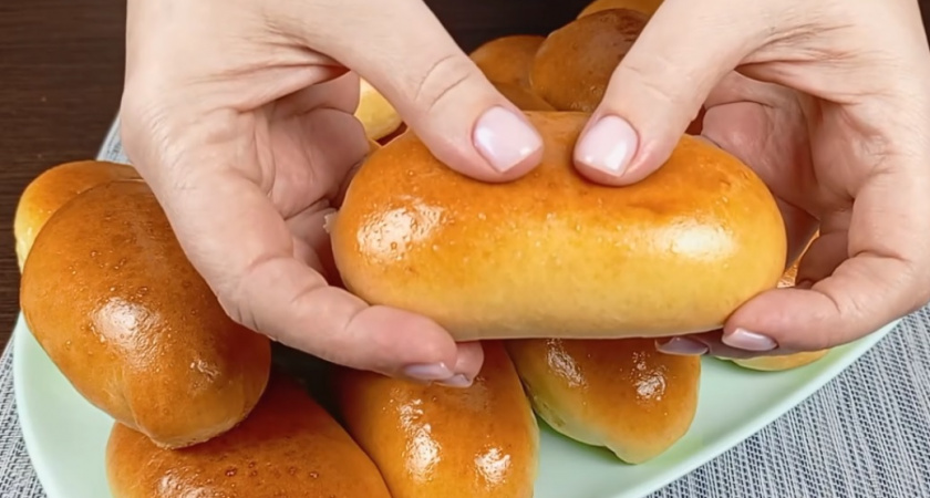 Пеку воздушные пирожки, которые не черствеют: дети просят их каждый день - записывайте рецепт