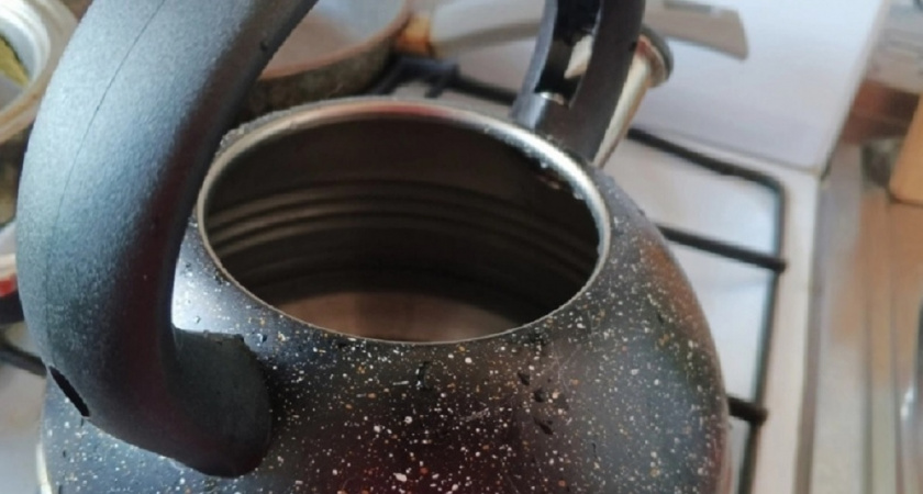Всего 2 ложки, и чайник станет чище нового: избавляемся от налета с помощью подручных средств - 3 способа