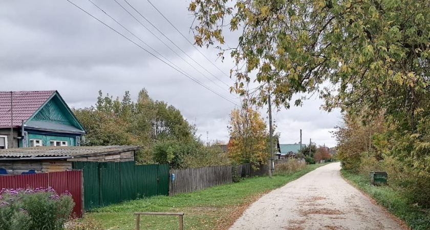 В Селивановском районе обнаружили просадку недавно отремонтированного асфальта