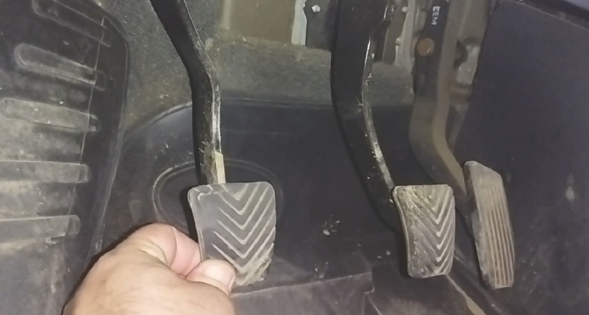 Так вы только убьёте сцепление: механик назвал 3 опасные ошибки, которые совершают даже бывалые автомобилисты