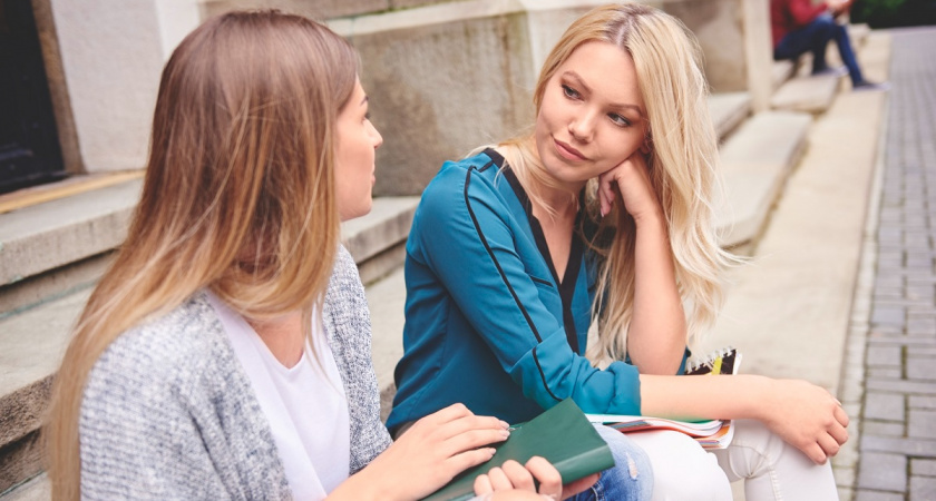 Как отличить умного человека в обычном разговоре: 5 фраз, выдающих высокий интеллект