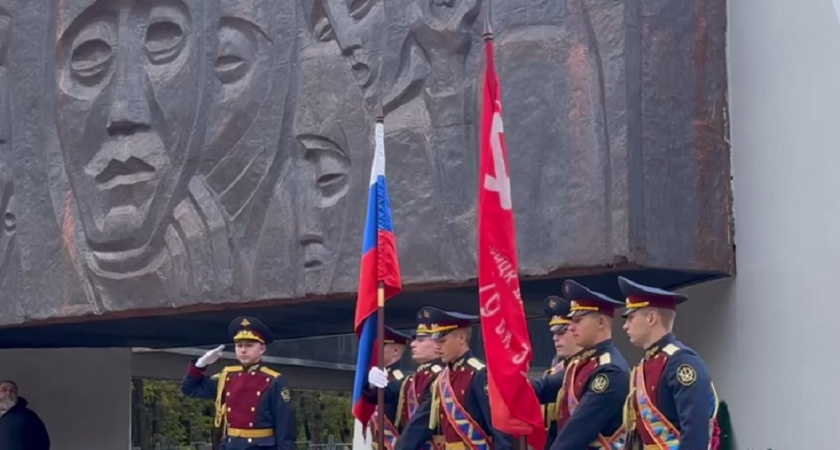Владимирские школьники заступили на Вахту Памяти у Вечного огня
