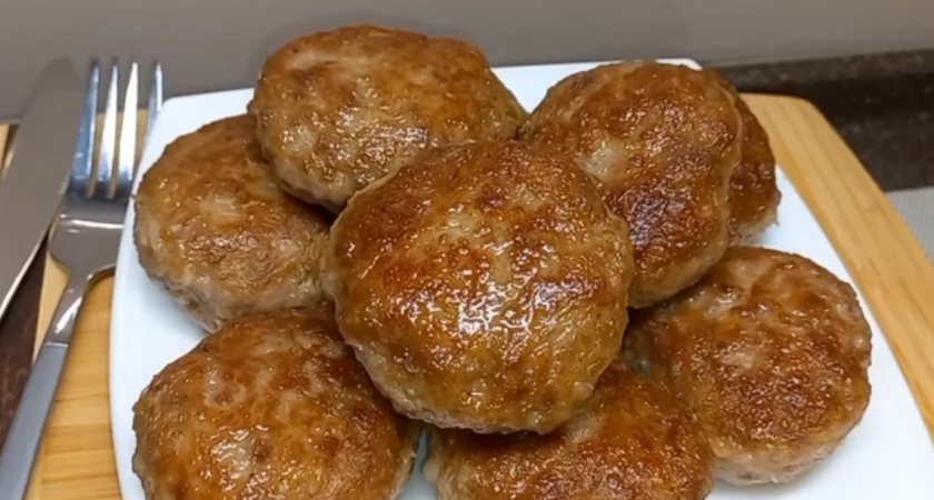 Добавляю в фарш это вместо хлеба и сала, и котлеты получаются сочными и нежными: раскрываю секреты