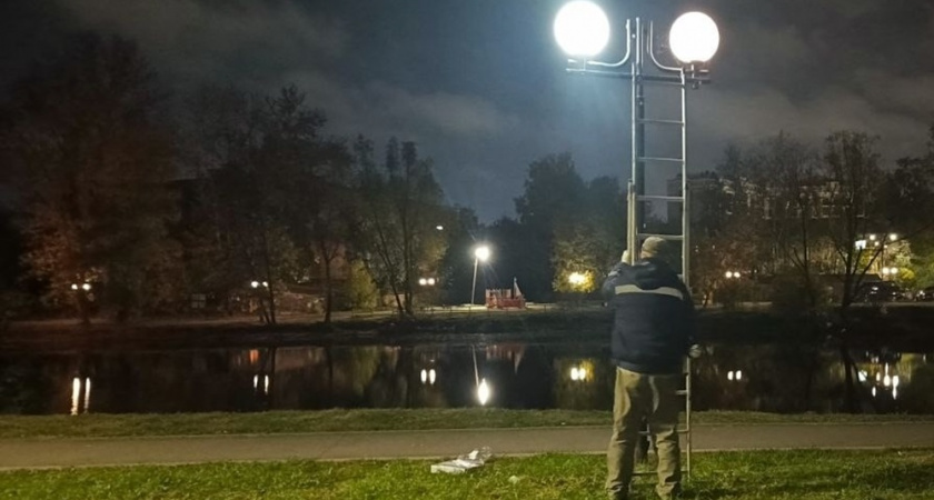 Во Владимире вернули освещение на Соловьином пруду