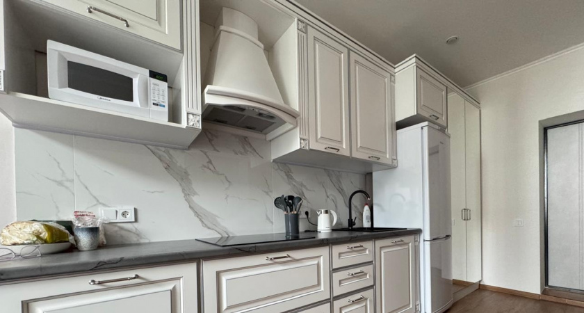 Умные хозяева отказываются от вытяжек на кухнях в пользу этого варианта: на кухне царят тишина и комфорт