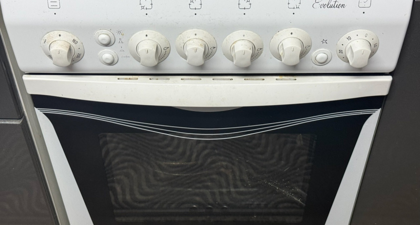 Духовка отмоется от жира и нагара за минуты: проверенный способ избавиться от грязи без усилий