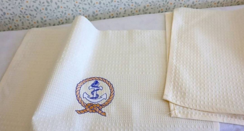 Как вернуть белизну вафельным полотенцам без кипячения: вам поможет средство из аптеки - всего 2 ложки на таз