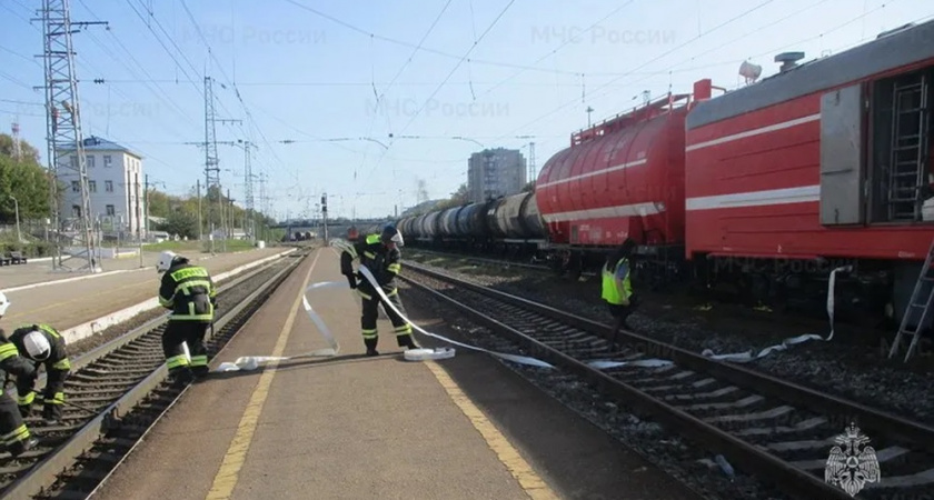 Спасатели отработали ликвидацию пожара на вокзале Коврова