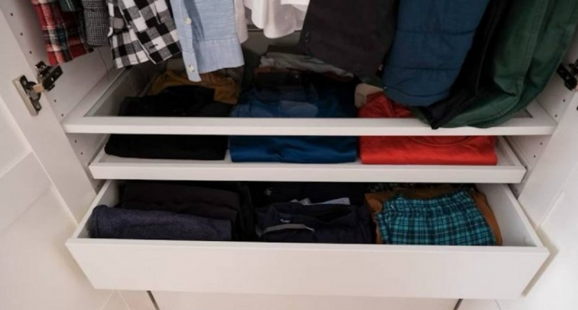 Неприятный запах в шкафу? Аптечное средство за копейки решит проблему