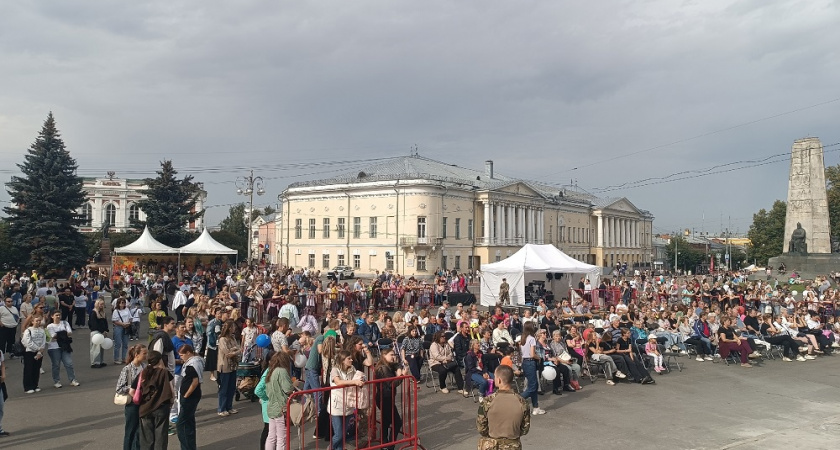 День висения на люстре и День вареников: необычные праздники с 6 по 12 октября - календарь