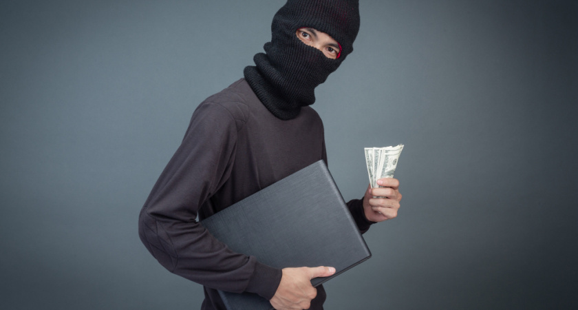 Житель Собинки получит назад деньги, украденные мошенниками