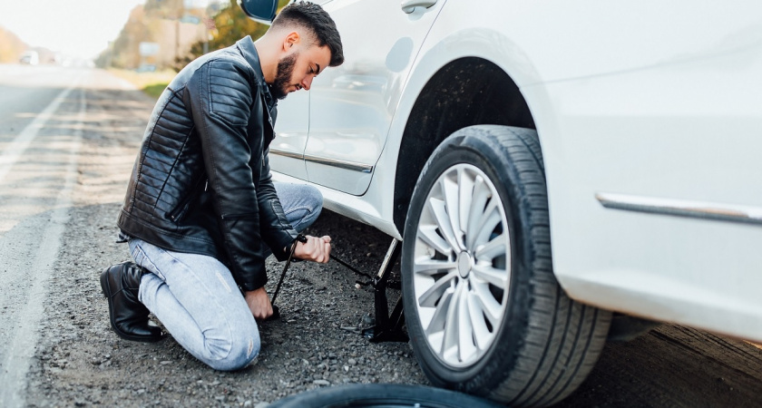 Новый прогноз от Романа Вильфанда на октябрь: когда точно нужно "переобуть" машину