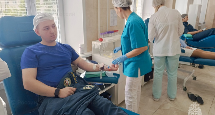 30 спасателей сдали кровь во Владимире