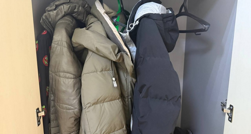 Спасение для пуховика: простой способ убрать грязь с манжетов и карманов