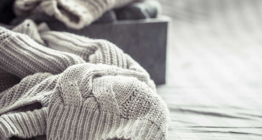 Свитер колется и раздражает кожу? Рассказываю, как решить проблему с помощью простых домашних средств