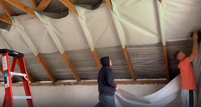 Утепляем крышу изнутри без вскрытия кровли за 4 шага: самый доступный способ